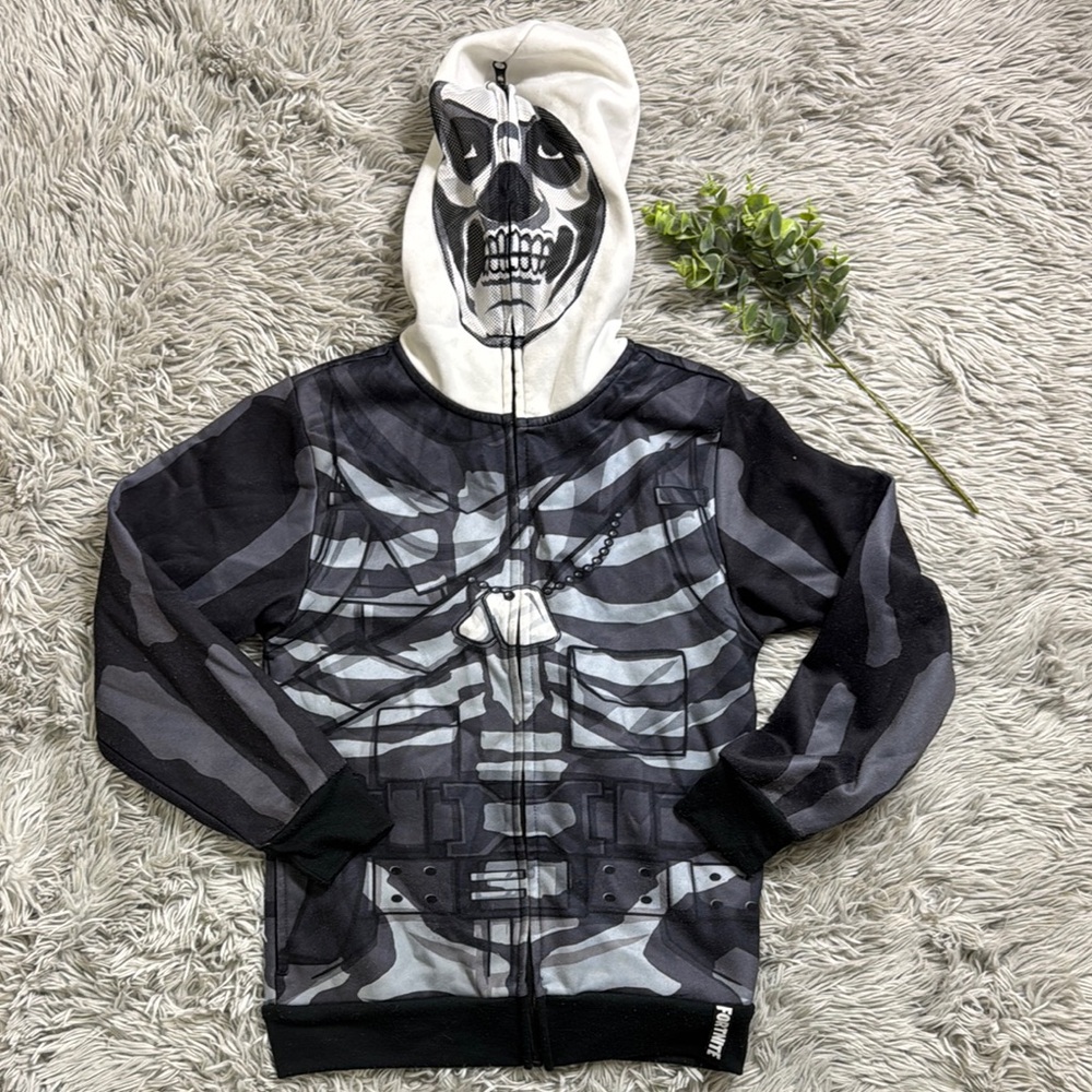 Fortnite boys Skeleton Hoodie - Black and White size m